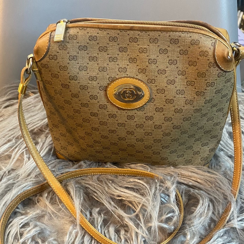 Gucci Shoulder Bag Vintage Elegant Authentic
